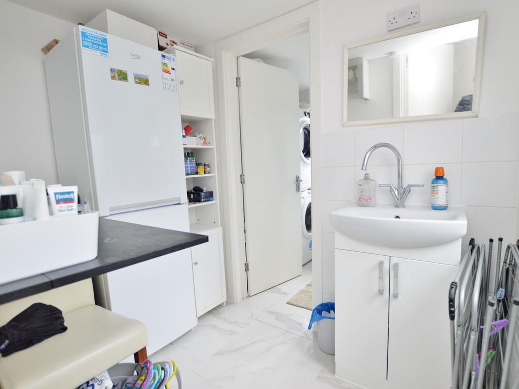 3 bed property for sale in Thorpe Road, London E7, £650,000