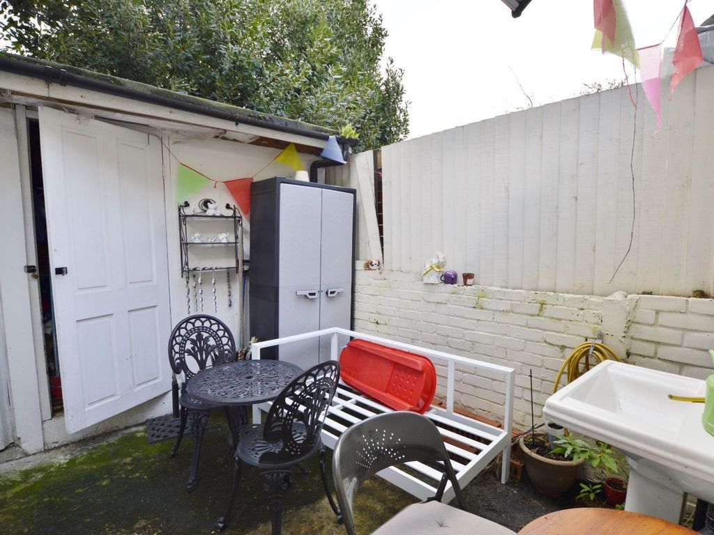 3 bed property for sale in Thorpe Road, London E7, £650,000