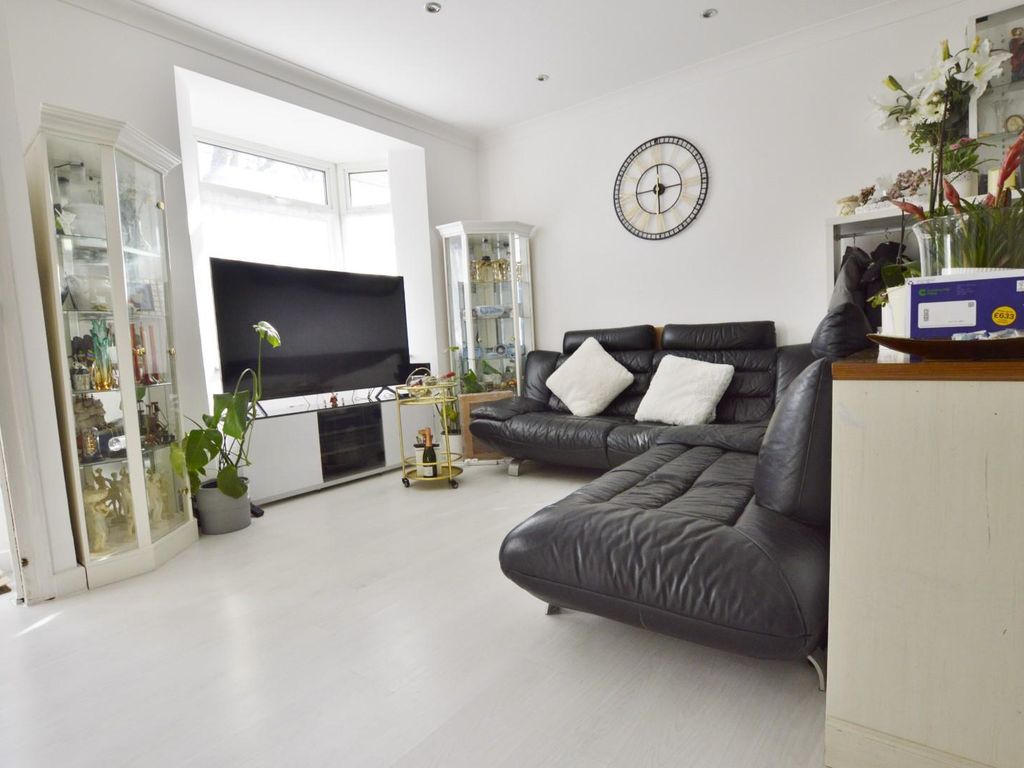 3 bed property for sale in Thorpe Road, London E7, £650,000