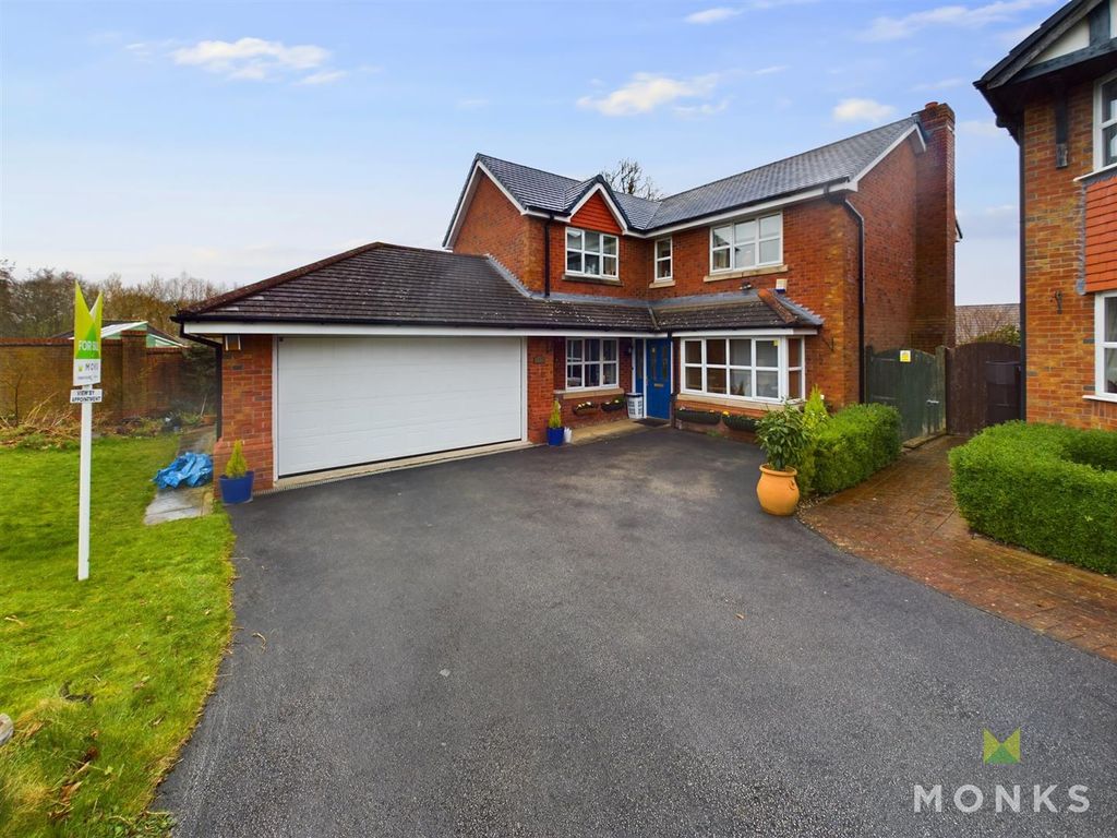 4 bed detached house for sale in St. Annes Drive, Morda, Oswestry SY10, £550,000