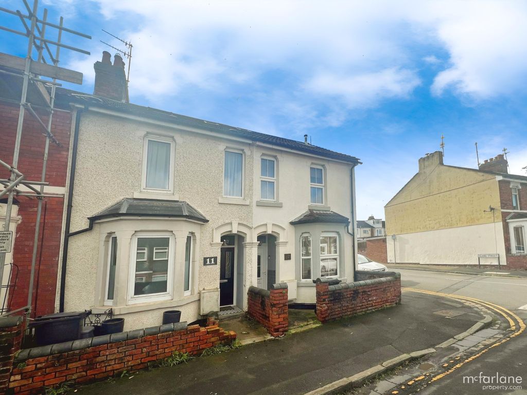 4 bed terraced house for sale in Pembroke Street, Swindon SN1, £335,000