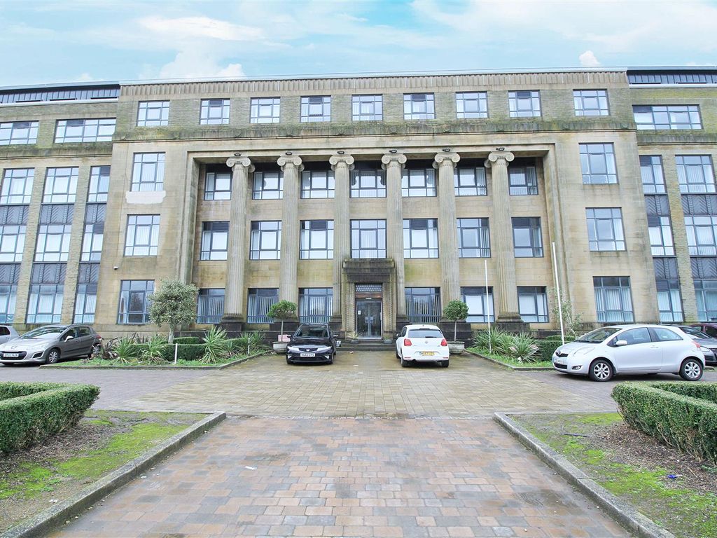 1 bed flat for sale in Card House, Bingley Road, Bradford BD9, £120,000