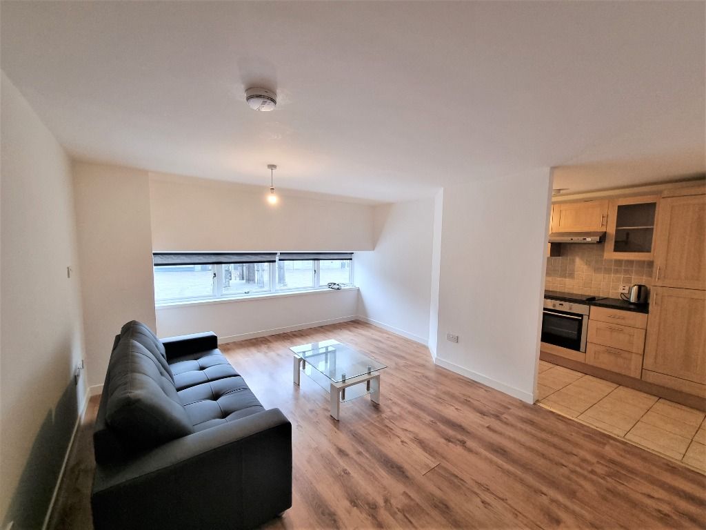 2 bed flat to rent in Castle Street, City Centre, Aberdeen AB11, £750 pcm