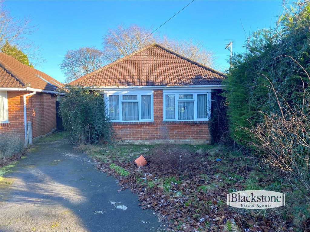 2 bed bungalow for sale in Leybourne Avenue, Northbourne, Bournemouth, Dorset BH10, £300,000