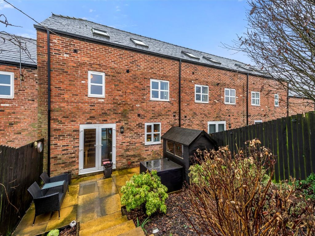 4 bed town house for sale in Moss Hall Farm Cottages, Off Plodder Lane, Bolton BL5, £320,000