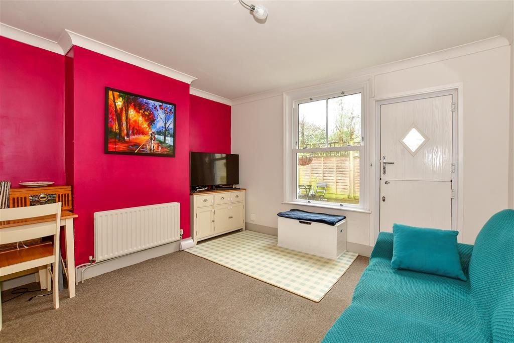 2 bed flat for sale in Dorking Road, Tunbridge Wells, Kent TN1, £192,000