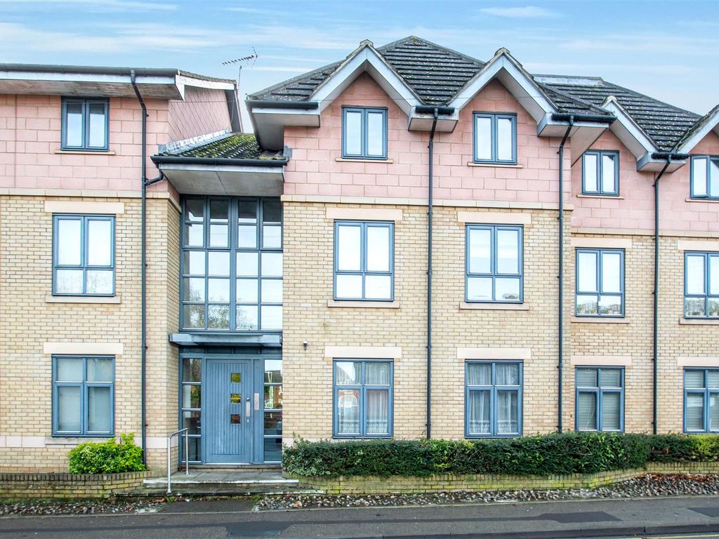 2 bed flat for sale in Camps Road, Haverhill CB9, £175,000