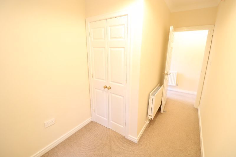 3 bed flat to rent in Ballaughton Park, Saddlestone, Douglas, Isle Of Man IM2, £1,200 pcm