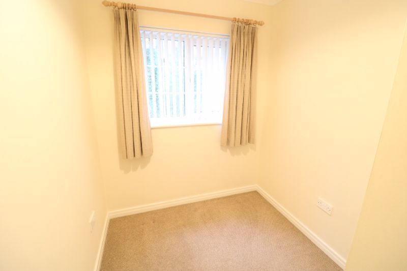 3 bed flat to rent in Ballaughton Park, Saddlestone, Douglas, Isle Of Man IM2, £1,200 pcm