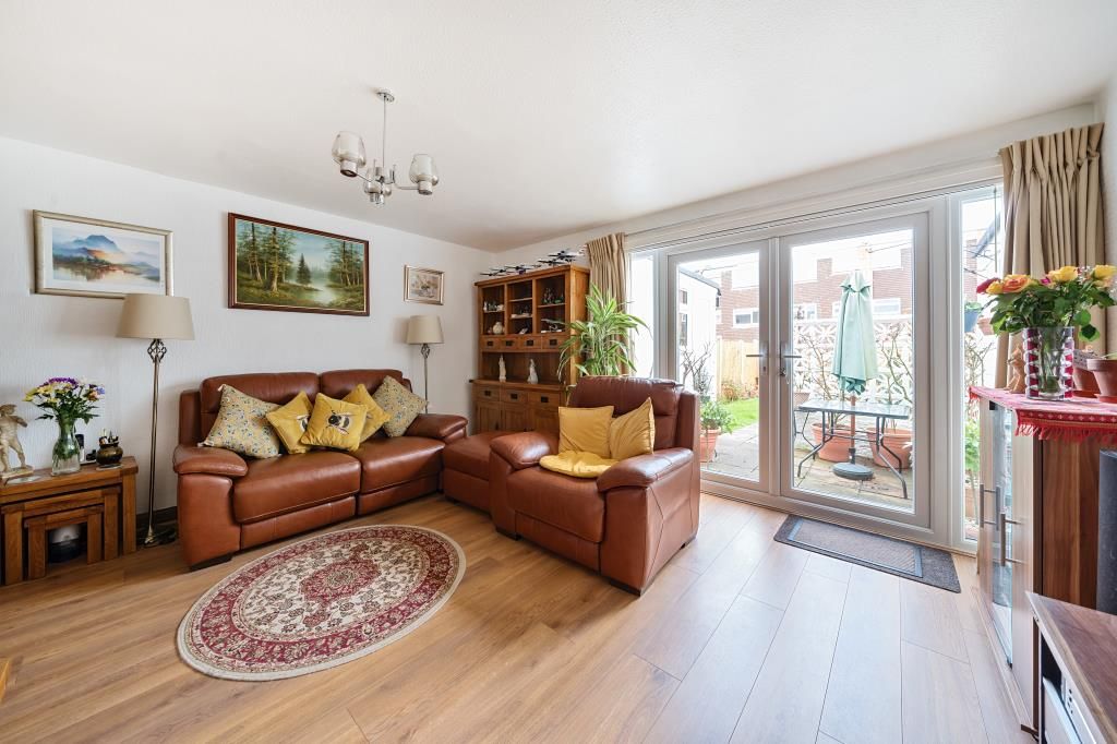2 bed terraced house for sale in Maidenhead, Berkshire SL6, £400,000