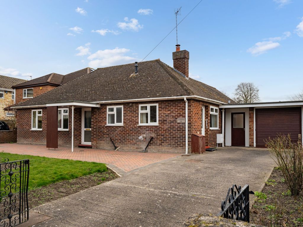 3 bed detached bungalow for sale in High Street, Cherry Hinton CB1, £700,000