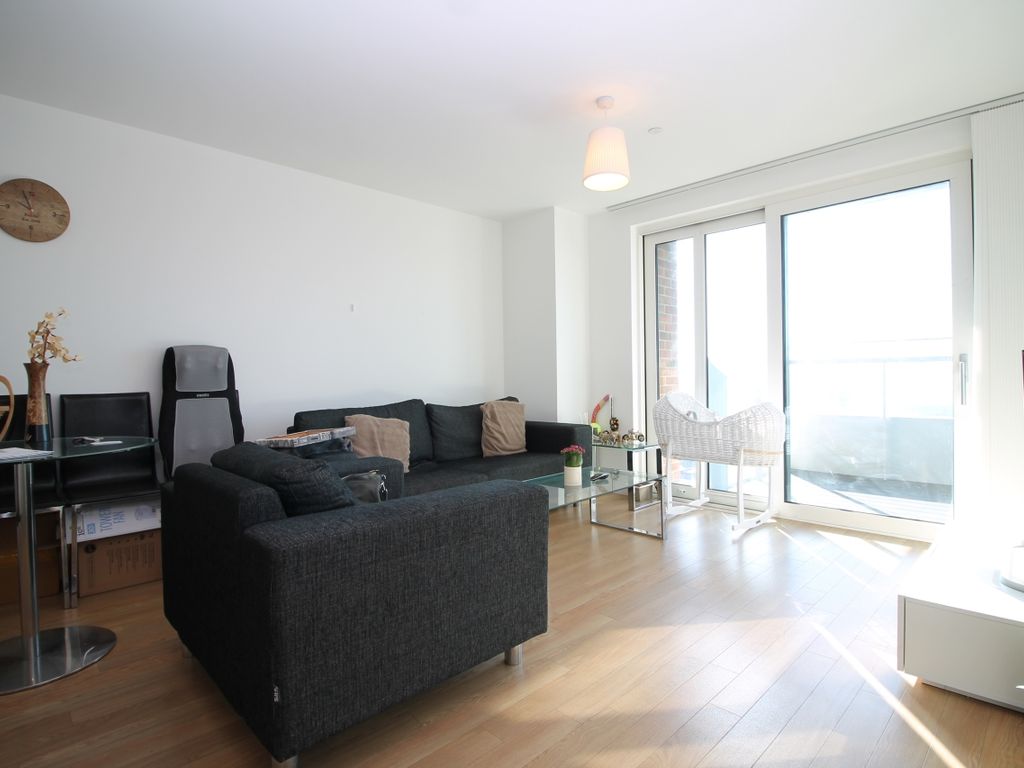 2 bed flat to rent in Marner Point, Bow, London E3, £2,340 pcm