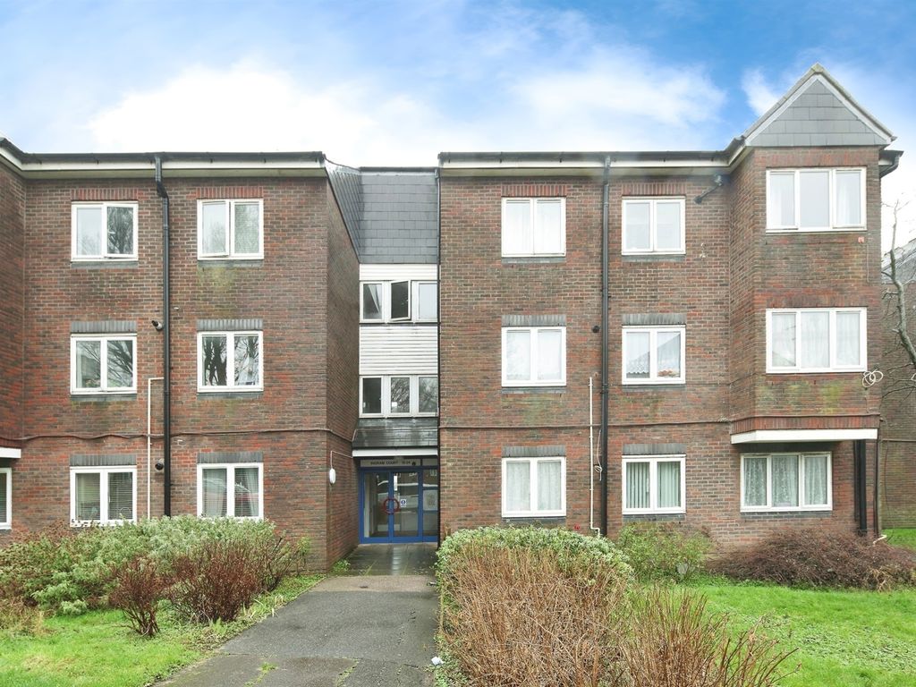 1 bed flat for sale in Ingram Crescent East, Hove BN3, £225,000