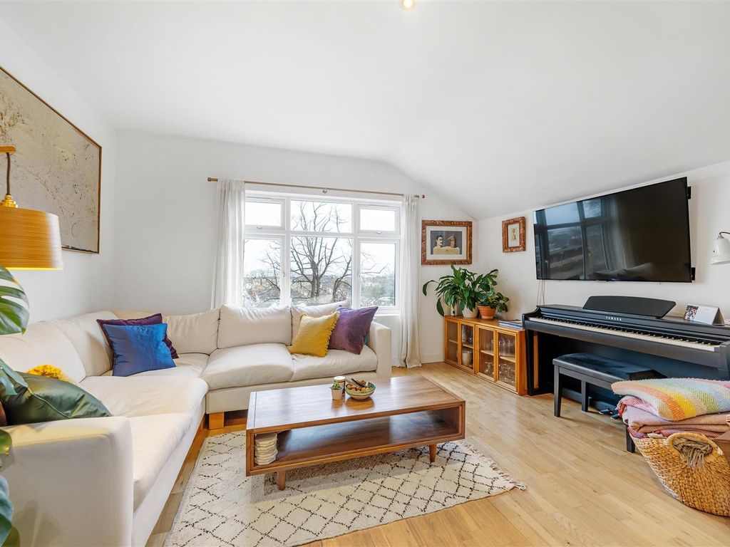 2 bed flat for sale in Broxholm Road, West Norwood SE27, £495,000