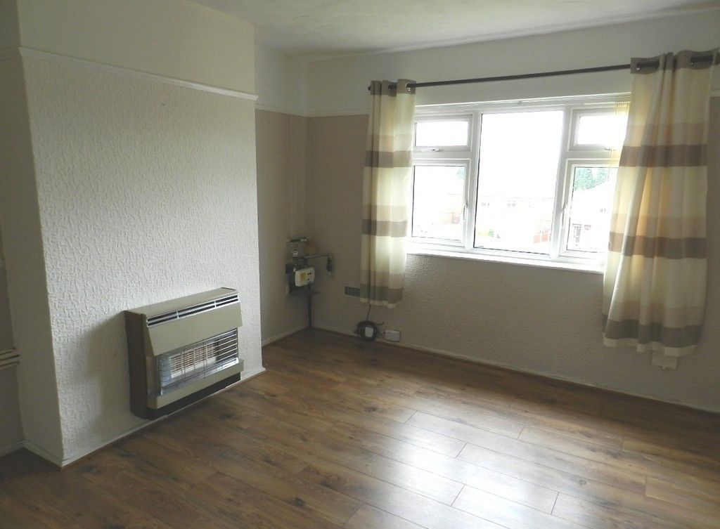 2 bed flat to rent in Barton Crescent, Burslem, Stoke-On-Trent ST6, £600 pcm