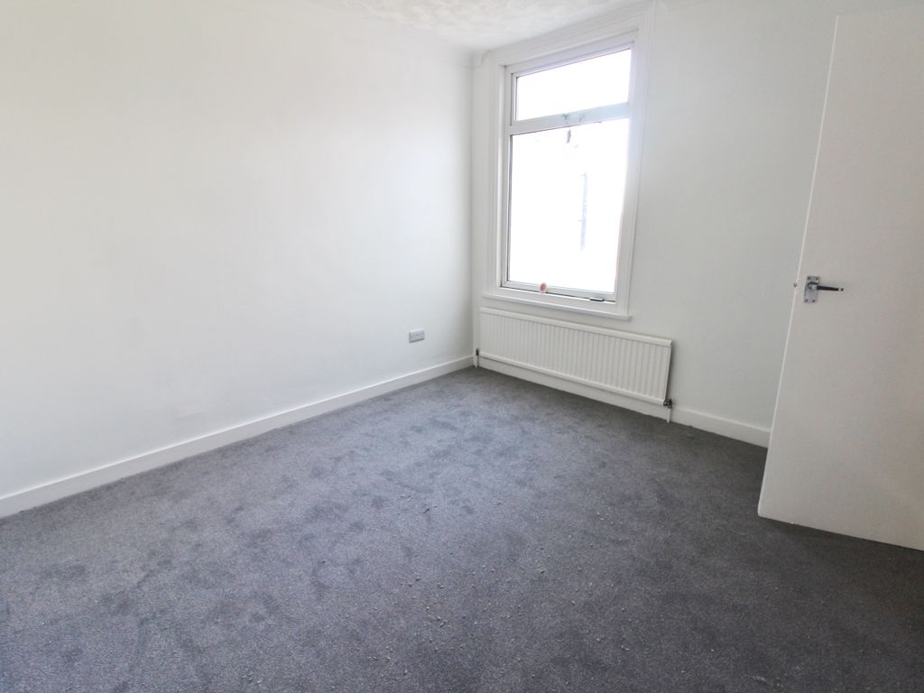 3 bed terraced house to rent in Toronto Road, Portsmouth PO2, £1,300 pcm