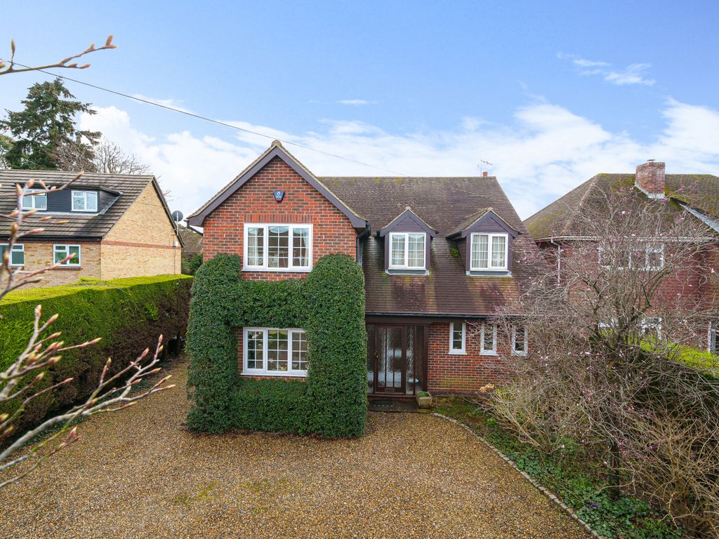 4 bed detached house for sale in Greys Road, Henley-On-Thames, Oxfordshire RG9, £1,000,000