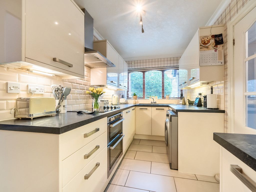 3 bed detached house for sale in Eggington Road, Wollaston, Stourbridge DY8, £415,000