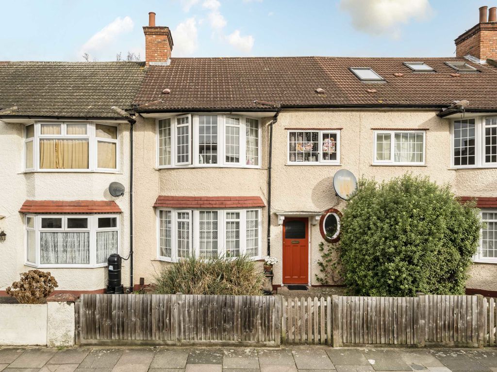 3 bed property for sale in Ashbourne Road, Mitcham CR4, £550,000