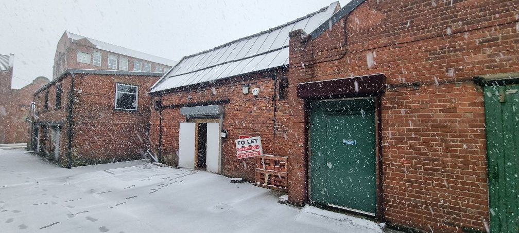 Warehouse to let in Commercial Street, Leeds LS27, £7,140 pa