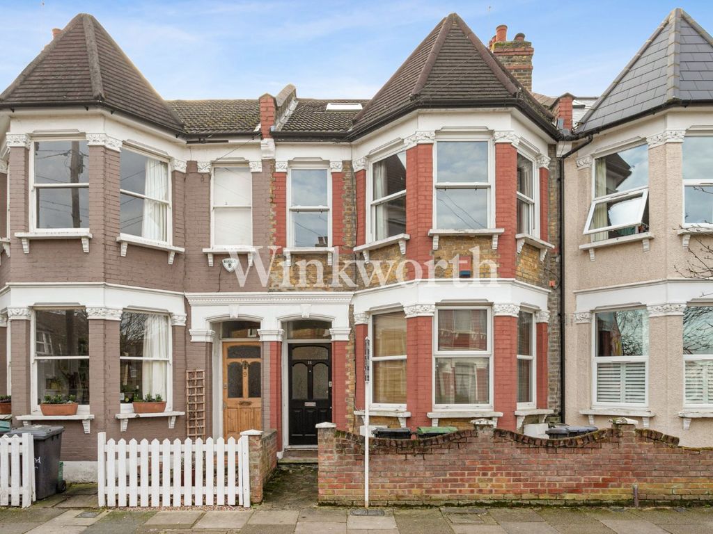 2 bed flat for sale in Belmont Avenue, London N17, £485,000