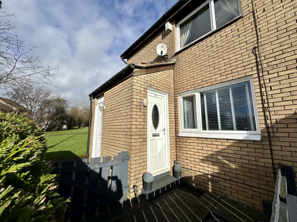 1 bed flat for sale in 25 Crossford Drive, Summerston G23, £90,000