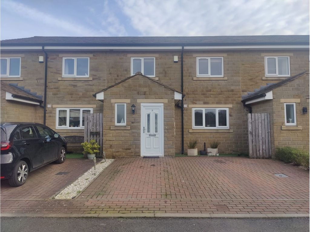 4 bed terraced house for sale in Booth Holme Close, Bradford BD4, £320,000