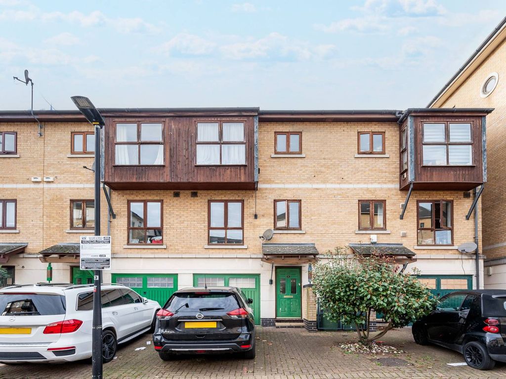 3 bed terraced house for sale in Hardy Avenue, Silvertown, London E16, £680,000