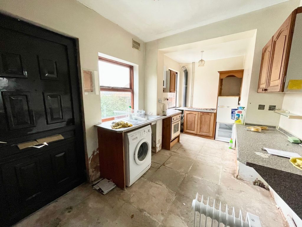 3 bed end terrace house for sale in Snape Hill Lane, Dronfield, Derbyshire S18, £150,000