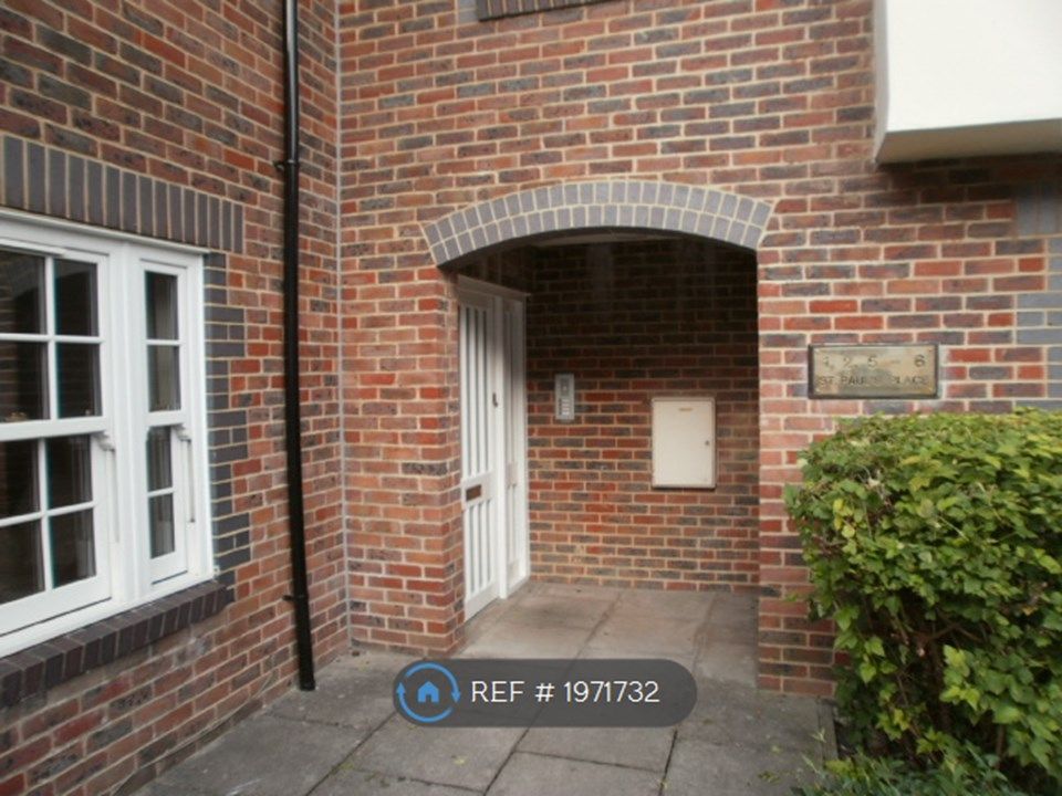 2 bed flat to rent in St Pauls Place, Winchester SO23, £1,600 pcm