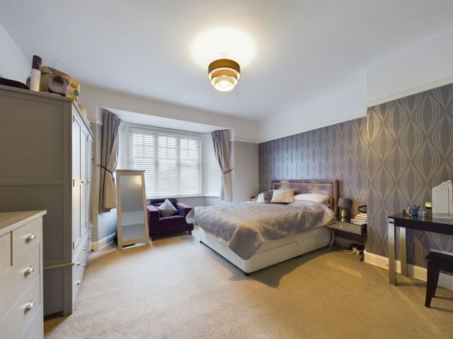 4 bed terraced house for sale in Abington Avenue, Abington, Northampton NN1, £425,000