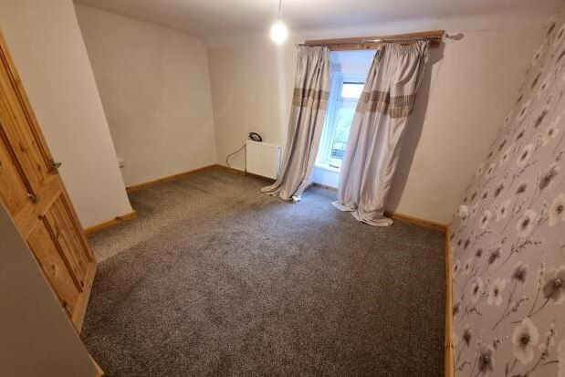 2 bed terraced house to rent in Y Brif Heol, Blaenau Ffestiniog LL41, £650 pcm