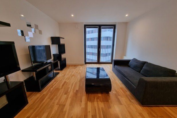 1 bed flat to rent in Piccadilly Place, Manchester M1, £1,200 pcm