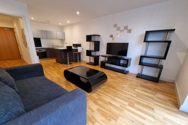 1 bed flat to rent in Piccadilly Place, Manchester M1, £1,200 pcm
