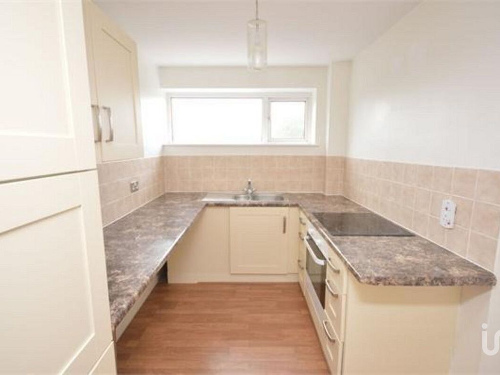 2 bed flat for sale in Apton Court Apton Road, Bishops Stortford Herts CM23, £255,000