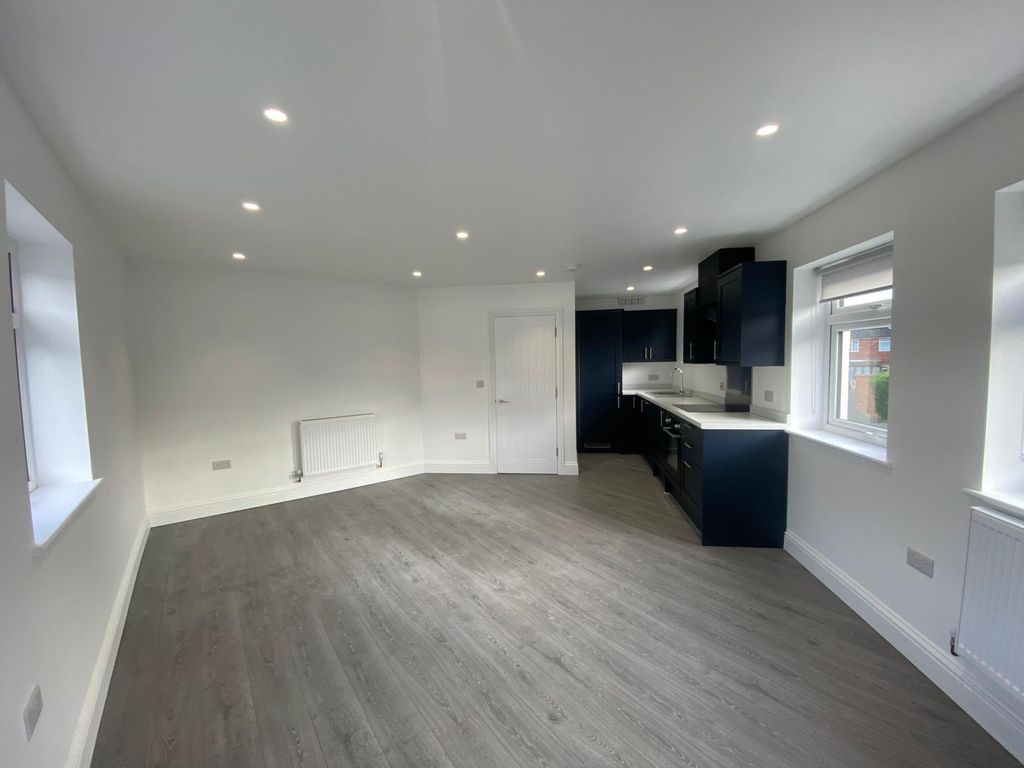 1 bed flat to rent in St. Josephs Road, Aldershot GU12, £1,150 pcm