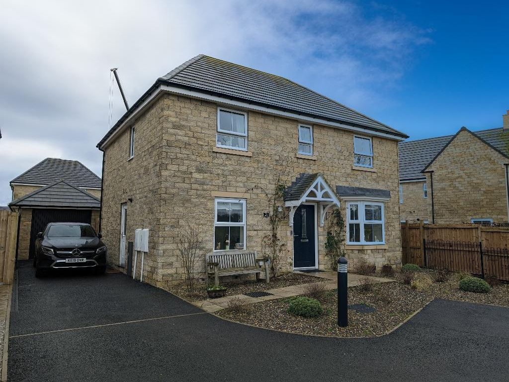 4 bed detached house for sale in Pinnock Drive, Waddow Heights, Clitheroe BB7, £510,000