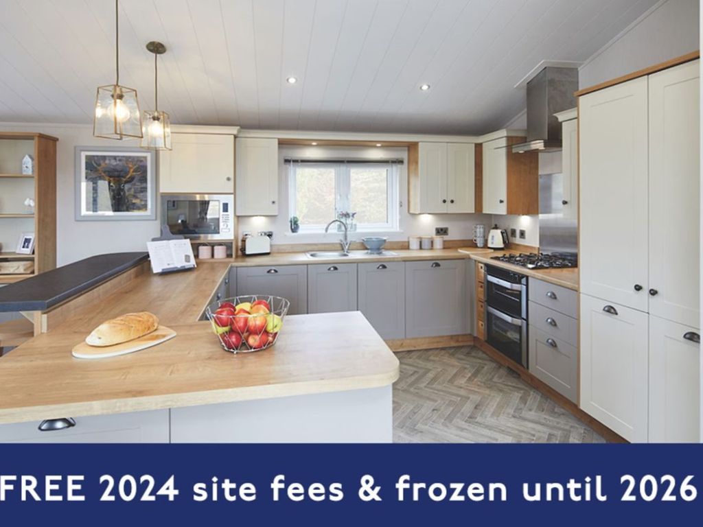 2 bed lodge for sale in Lanteglos, Fowey PL23, £274,995