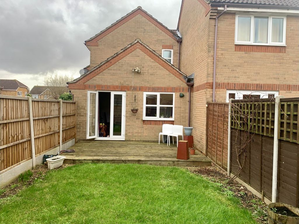 3 bed semi-detached house for sale in St. Marys Close, Bedford MK42, £280,000