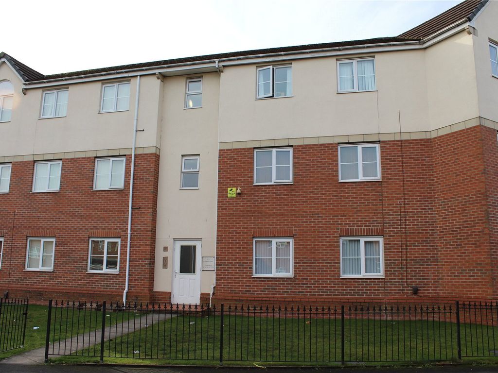 2 bed flat for sale in Blueberry Avenue, Manchester, Lancashire M40, £105,000