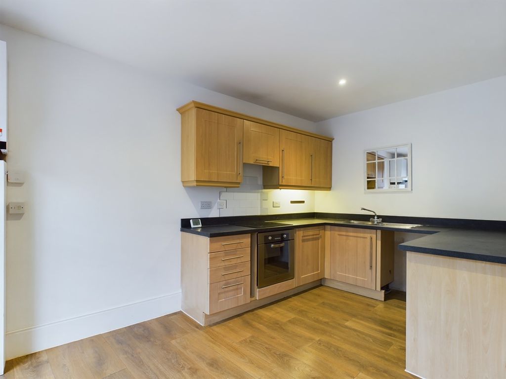2 bed flat for sale in High Street, Downham Market, Downham Market PE38, £120,000