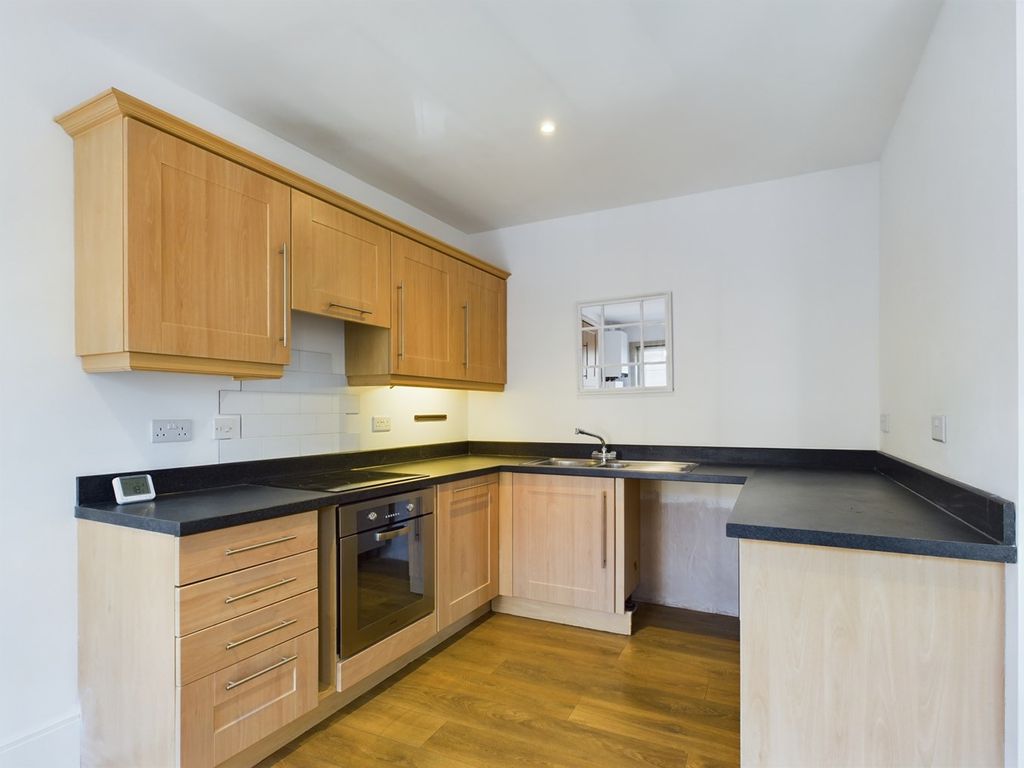 2 bed flat for sale in High Street, Downham Market, Downham Market PE38, £120,000