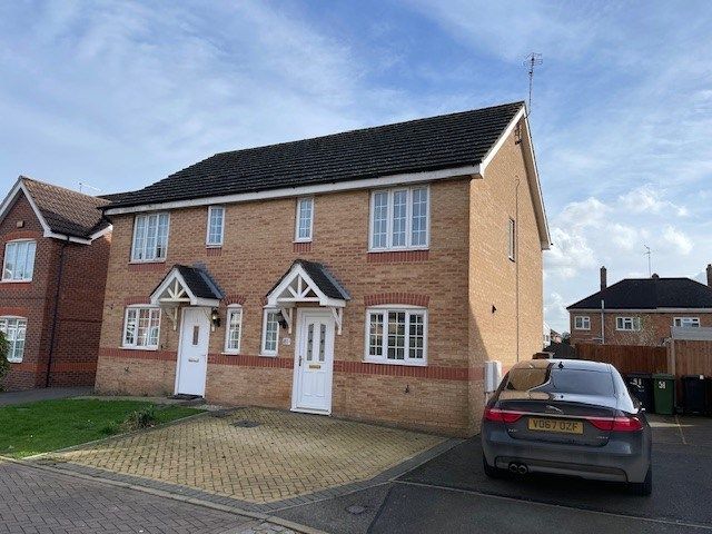 3 bed semi-detached house to rent in Yardley Close, Corby NN17, £1,050 pcm