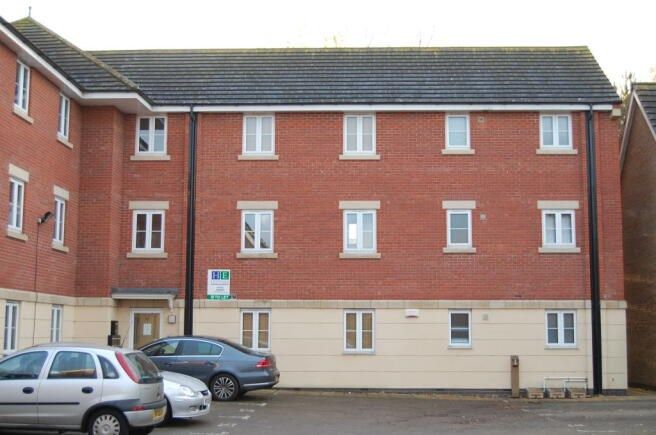 2 bed flat for sale in Muirfield Close, Lincoln LN6, £110,000
