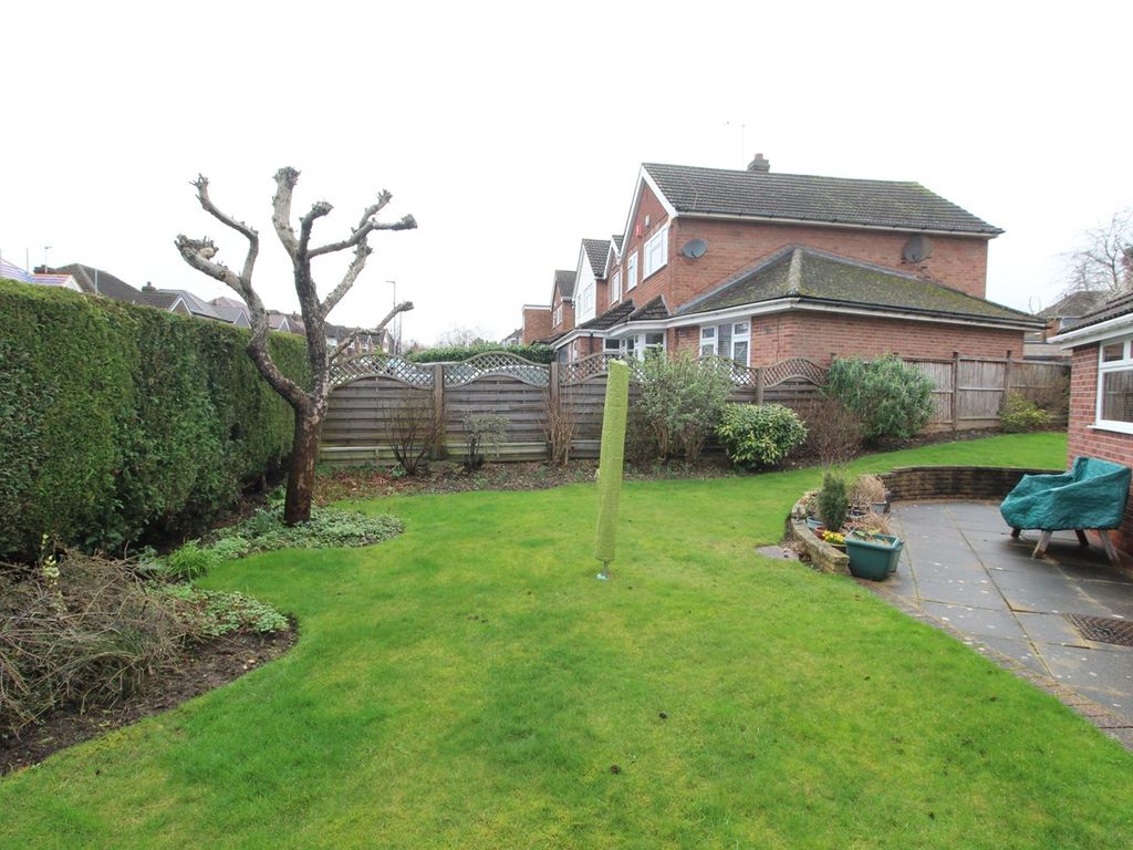 3 bed detached house for sale in Abbey Road, Enderby, Leicester LE19, £330,000