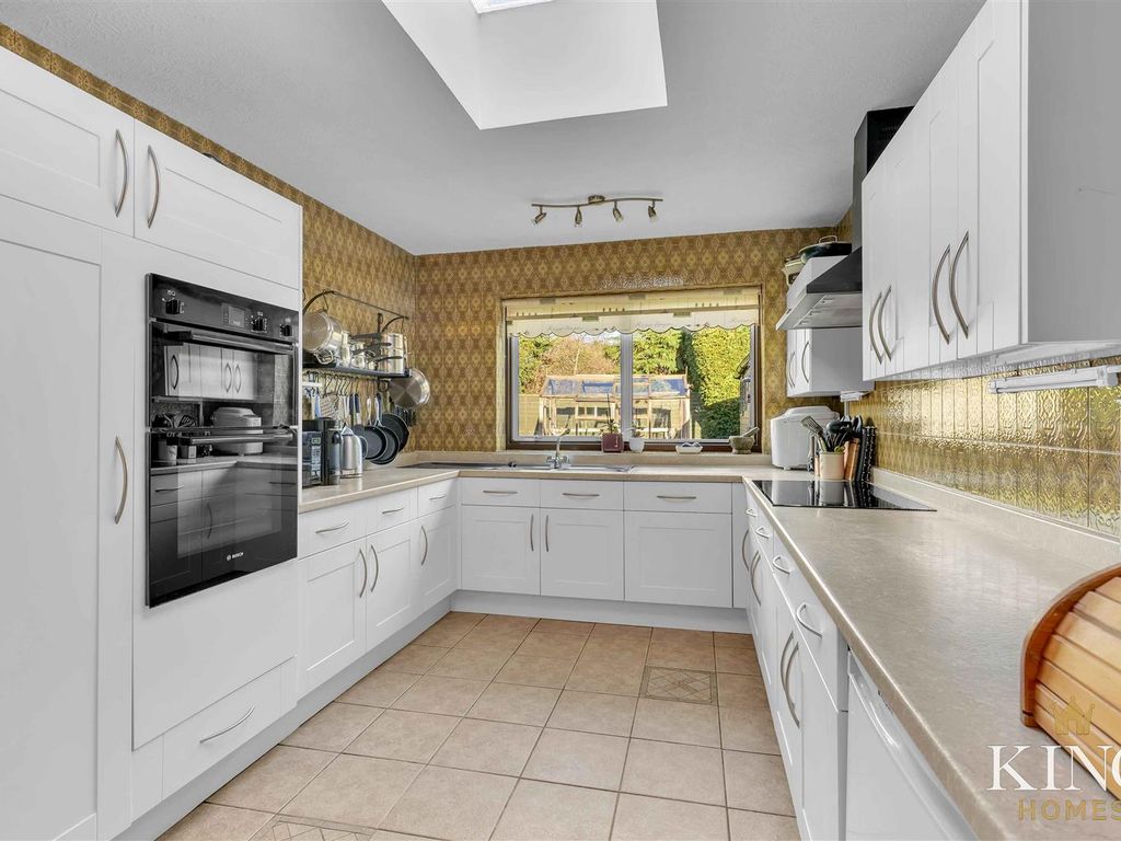 4 bed detached house for sale in Orchard Place, Mappleborough Green, Studley B80, £550,000