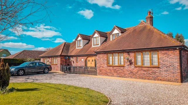 5 bed detached house for sale in Barnhall Road, Tolleshunt Knights CM9, £1,000,000