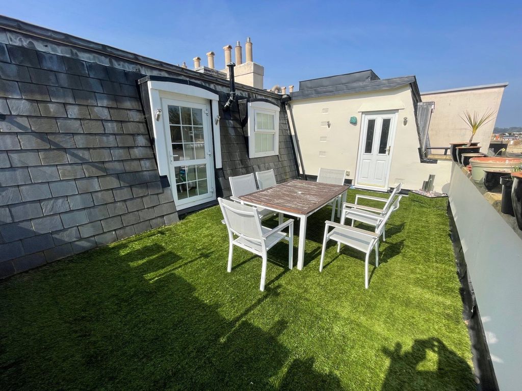 2 bed flat for sale in Beacon Terrace, Torquay TQ1, £325,000