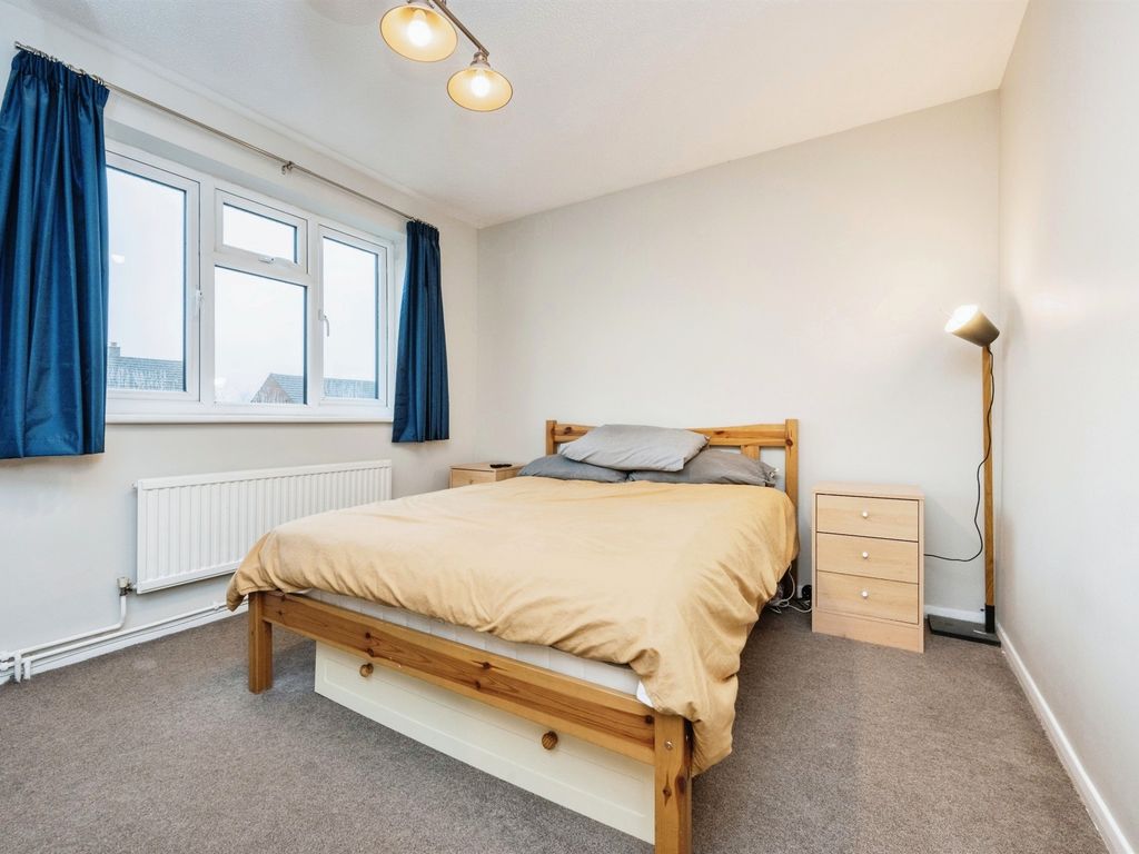 3 bed end terrace house for sale in Old School Walk, Slip End, Luton LU1, £349,950