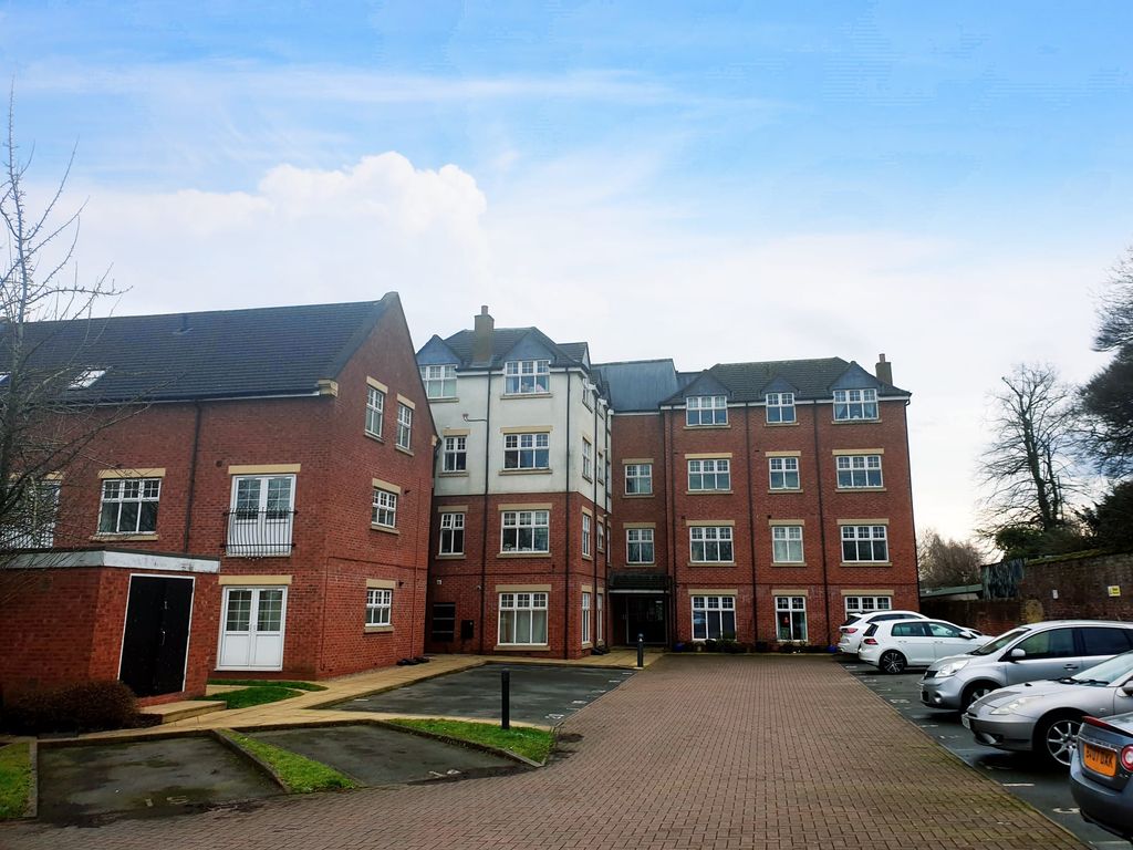 2 bed flat for sale in Roebuck Close, Uttoxeter ST14, £110,000